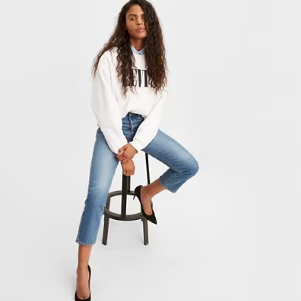 Levi Wedgie Straight Jean NWT